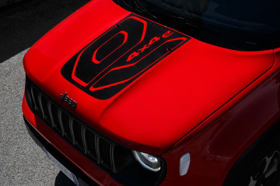 Детали экстерьера Jeep Renegade Trailhawk Plug-in Hybrid (BU) 2019 года  (WW) (фото 18 из 25)